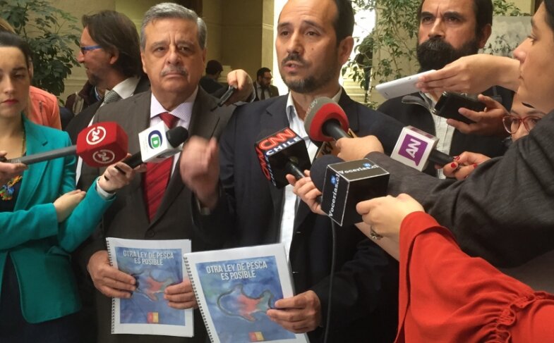 Bancada PC-IC y rechazo al bajo reajuste para el Sector Público